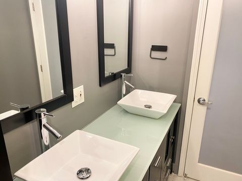 Tiny photo for 3930 N Pine Grove Avenue #514, Chicago, IL 60613 (MLS # 12625393)