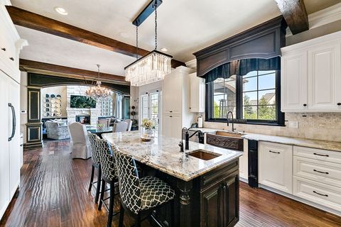 Tiny photo for 8611 Crest Court, Burr Ridge, IL 60527 (MLS # 12619390)