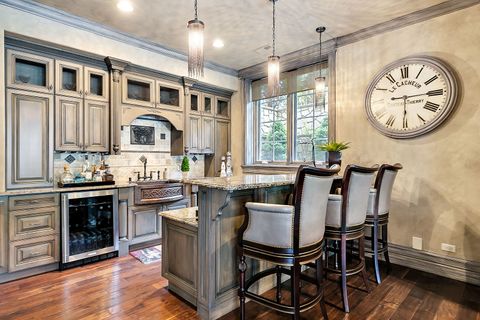 Tiny photo for 8611 Crest Court, Burr Ridge, IL 60527 (MLS # 12619390)