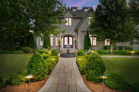 Tiny photo for 8611 Crest Court, Burr Ridge, IL 60527 (MLS # 12619390)