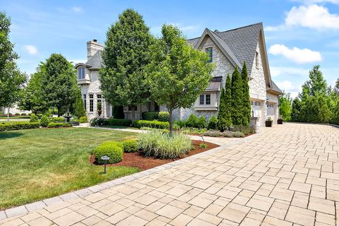 Tiny photo for 8611 Crest Court, Burr Ridge, IL 60527 (MLS # 12619390)