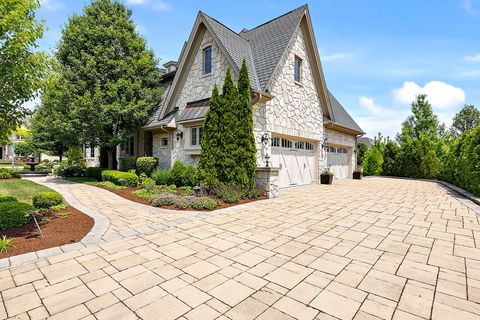 Tiny photo for 8611 Crest Court, Burr Ridge, IL 60527 (MLS # 12619390)