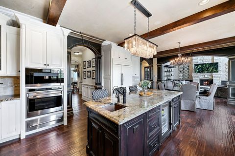Tiny photo for 8611 Crest Court, Burr Ridge, IL 60527 (MLS # 12619390)