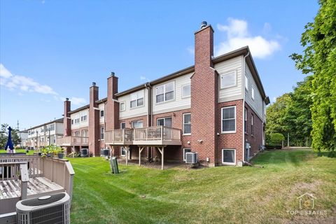 Tiny photo for 1651 PAULINE Circle #1651, Mundelein, IL 60060 (MLS # 12490038)