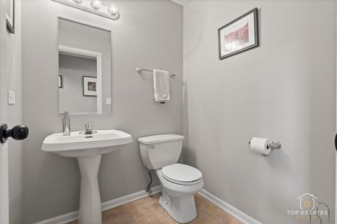 Tiny photo for 1651 PAULINE Circle #1651, Mundelein, IL 60060 (MLS # 12490038)