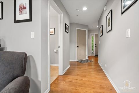 Tiny photo for 1651 PAULINE Circle #1651, Mundelein, IL 60060 (MLS # 12490038)