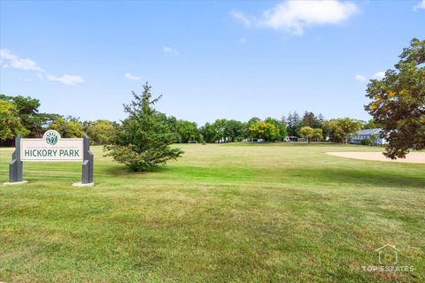 Tiny photo for 1651 PAULINE Circle #1651, Mundelein, IL 60060 (MLS # 12490038)