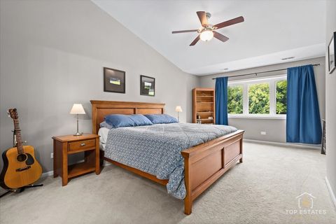 Tiny photo for 1651 PAULINE Circle #1651, Mundelein, IL 60060 (MLS # 12490038)