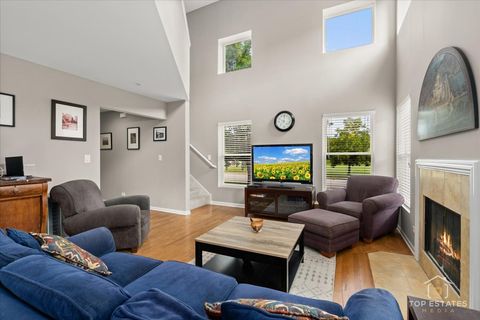 Tiny photo for 1651 PAULINE Circle #1651, Mundelein, IL 60060 (MLS # 12490038)