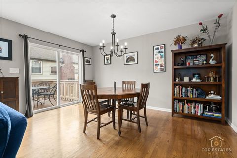 Tiny photo for 1651 PAULINE Circle #1651, Mundelein, IL 60060 (MLS # 12490038)