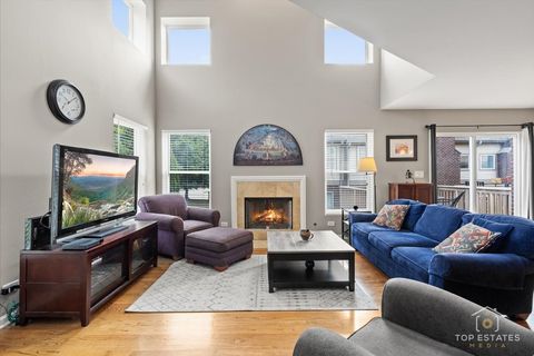 Tiny photo for 1651 PAULINE Circle #1651, Mundelein, IL 60060 (MLS # 12490038)