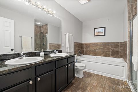 Tiny photo for 1651 PAULINE Circle #1651, Mundelein, IL 60060 (MLS # 12490038)