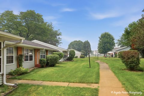 Tiny photo for 7404 Crest Hill Court #215, Fox Lake, IL 60020 (MLS # 12716030)