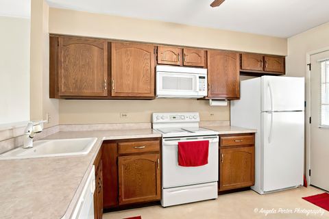 Tiny photo for 7404 Crest Hill Court #215, Fox Lake, IL 60020 (MLS # 12716030)