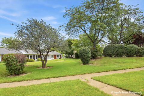 Tiny photo for 7404 Crest Hill Court #215, Fox Lake, IL 60020 (MLS # 12716030)