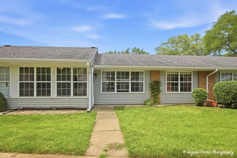 Tiny photo for 7404 Crest Hill Court #215, Fox Lake, IL 60020 (MLS # 12716030)