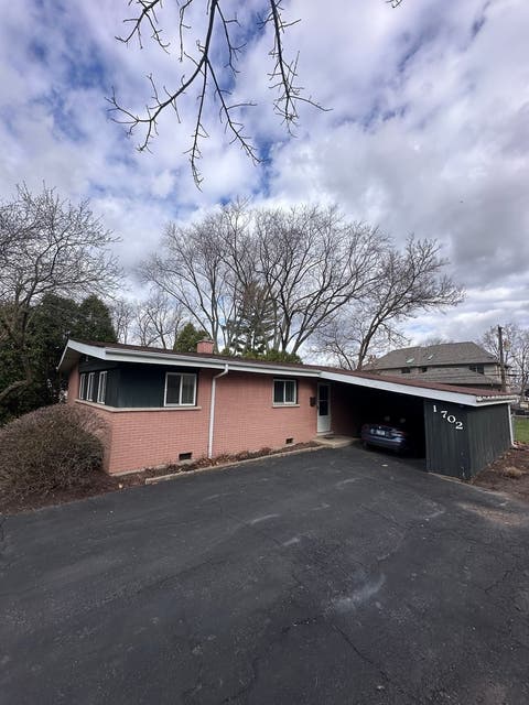 Tiny photo for 1702 W Oakton Street, Arlington Heights, IL 60004 (MLS # 12687280)