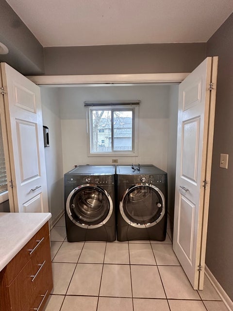 Tiny photo for 1702 W Oakton Street, Arlington Heights, IL 60004 (MLS # 12687280)