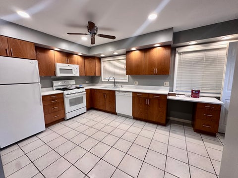 Tiny photo for 1702 W Oakton Street, Arlington Heights, IL 60004 (MLS # 12687280)