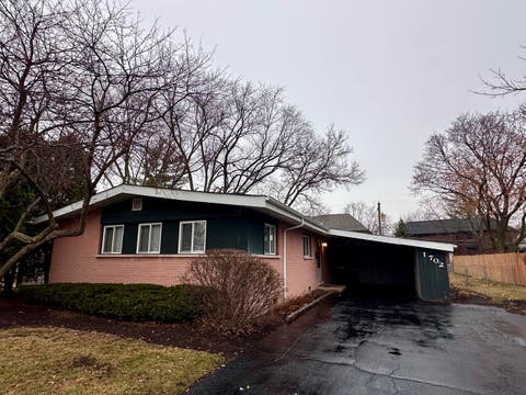 Photo of 1702 W Oakton Street, Arlington Heights, IL 60004 (MLS # 12687280)