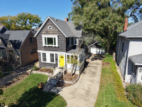Tiny photo for 250 Iowa Street, Oak Park, IL 60302 (MLS # 12789206)