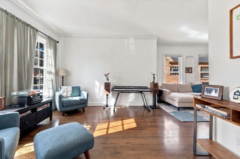Tiny photo for 250 Iowa Street, Oak Park, IL 60302 (MLS # 12789206)