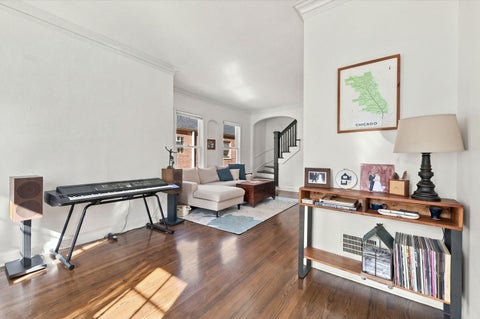 Tiny photo for 250 Iowa Street, Oak Park, IL 60302 (MLS # 12789206)