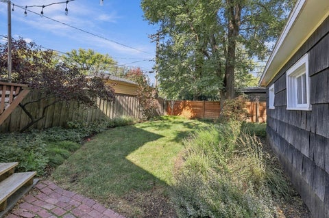Tiny photo for 250 Iowa Street, Oak Park, IL 60302 (MLS # 12789206)