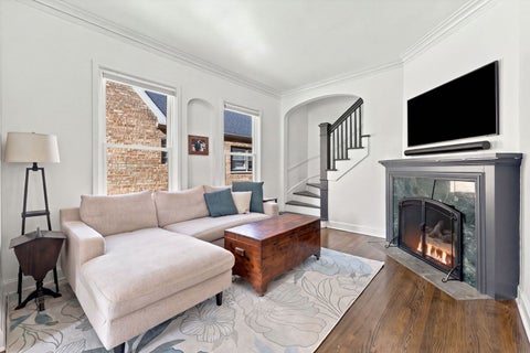 Tiny photo for 250 Iowa Street, Oak Park, IL 60302 (MLS # 12789206)