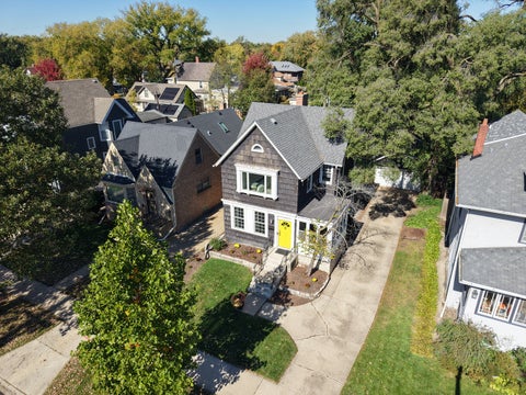 Tiny photo for 250 Iowa Street, Oak Park, IL 60302 (MLS # 12789206)