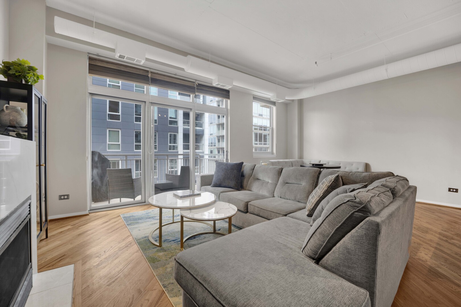 950 W Monroe Street 412