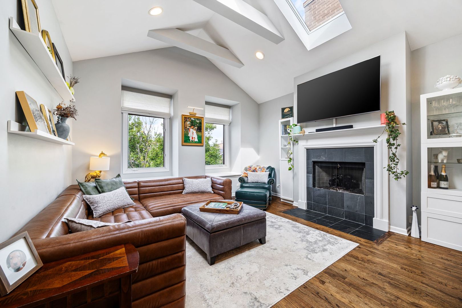 3111 N Seminary Avenue 3N