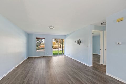 Tiny photo for 8 Taft Court #A, Streamwood, IL 60107 (MLS # 12500805)