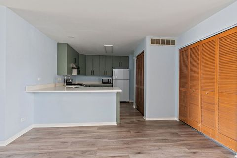 Tiny photo for 8 Taft Court #A, Streamwood, IL 60107 (MLS # 12500805)