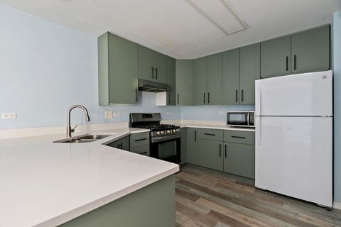 Tiny photo for 8 Taft Court #A, Streamwood, IL 60107 (MLS # 12500805)