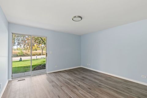 Tiny photo for 8 Taft Court #A, Streamwood, IL 60107 (MLS # 12500805)