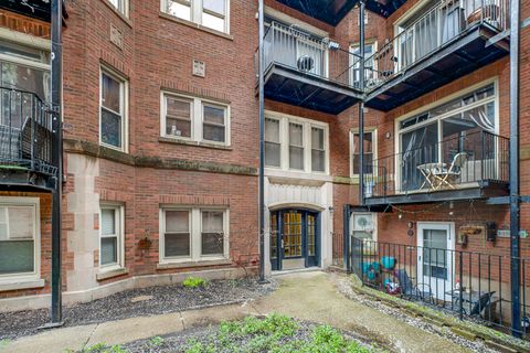 Photo of 1659 W PRATT Boulevard #2B, Chicago, IL 60626 (MLS # 12627433)