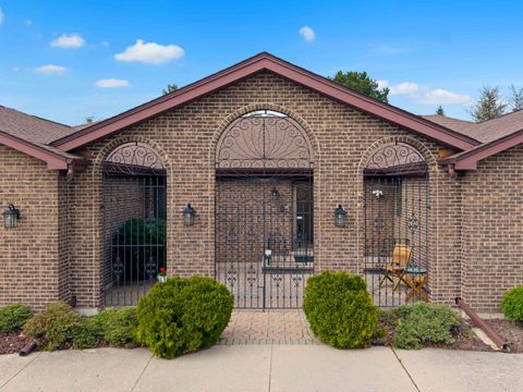 Photo of 3720 Liberty Lane, Glenview, IL 60025 (MLS # 12627048)