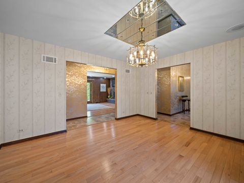 Tiny photo for 3720 Liberty Lane, Glenview, IL 60025 (MLS # 12627048)