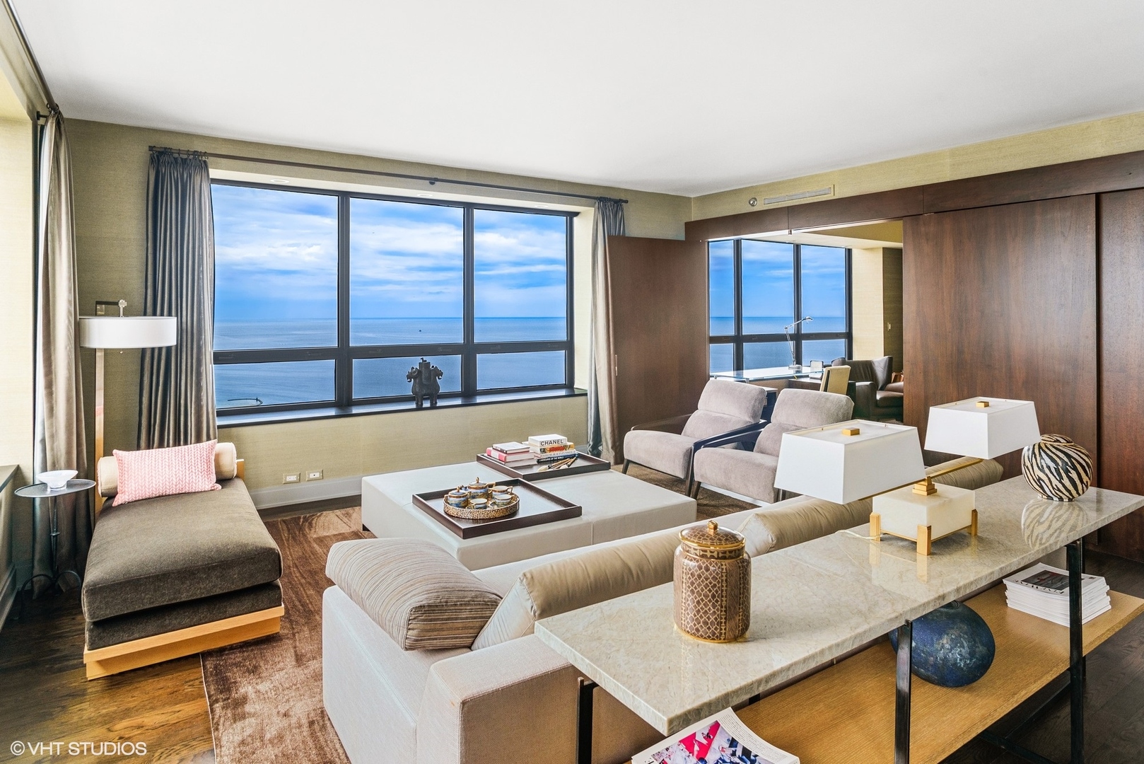 180 E Pearson Street 6401