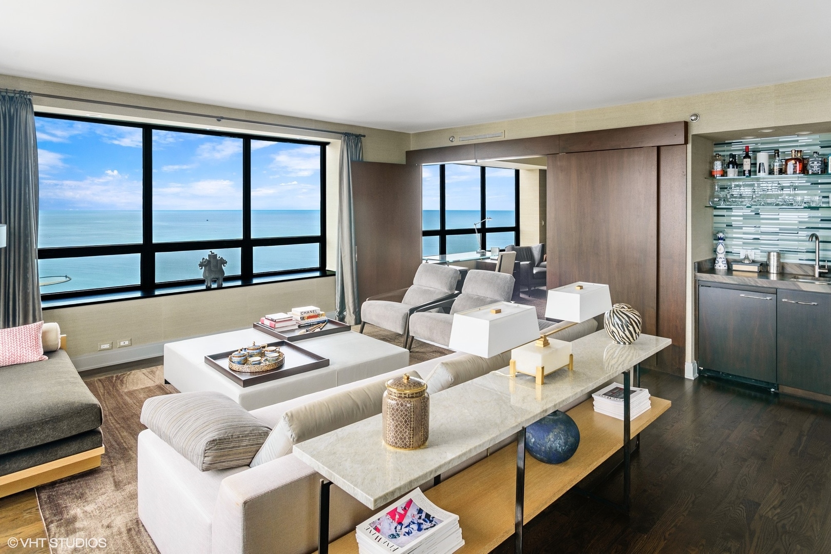 180 E Pearson Street 6401