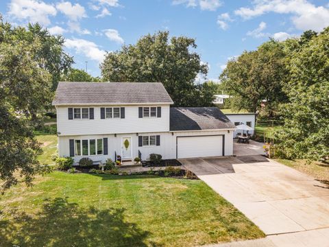 Photo of 3800 Amber Court, Plainfield, IL 60586 (MLS # 12478386)