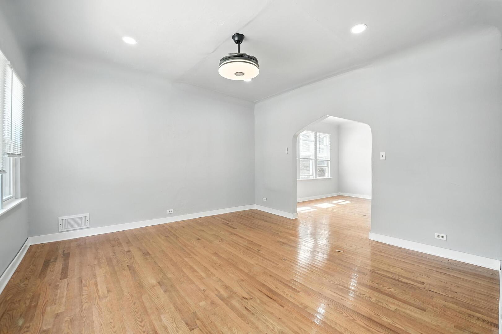 307 E 136th Place