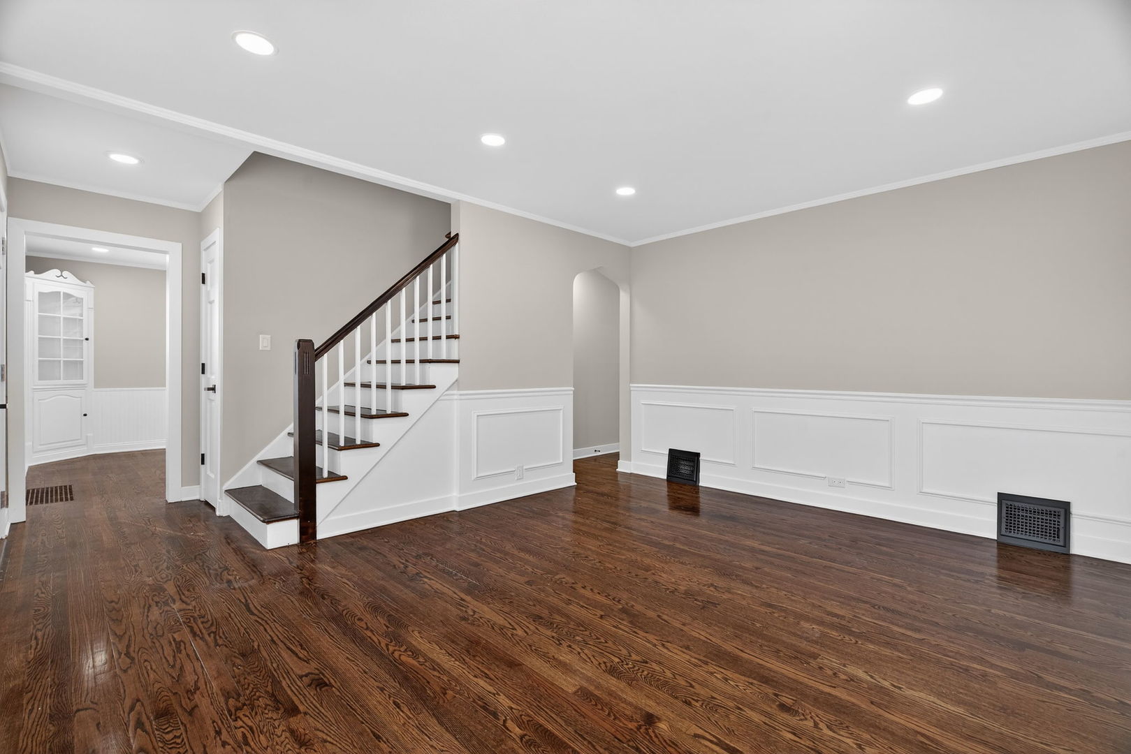 6046 N Oriole Avenue