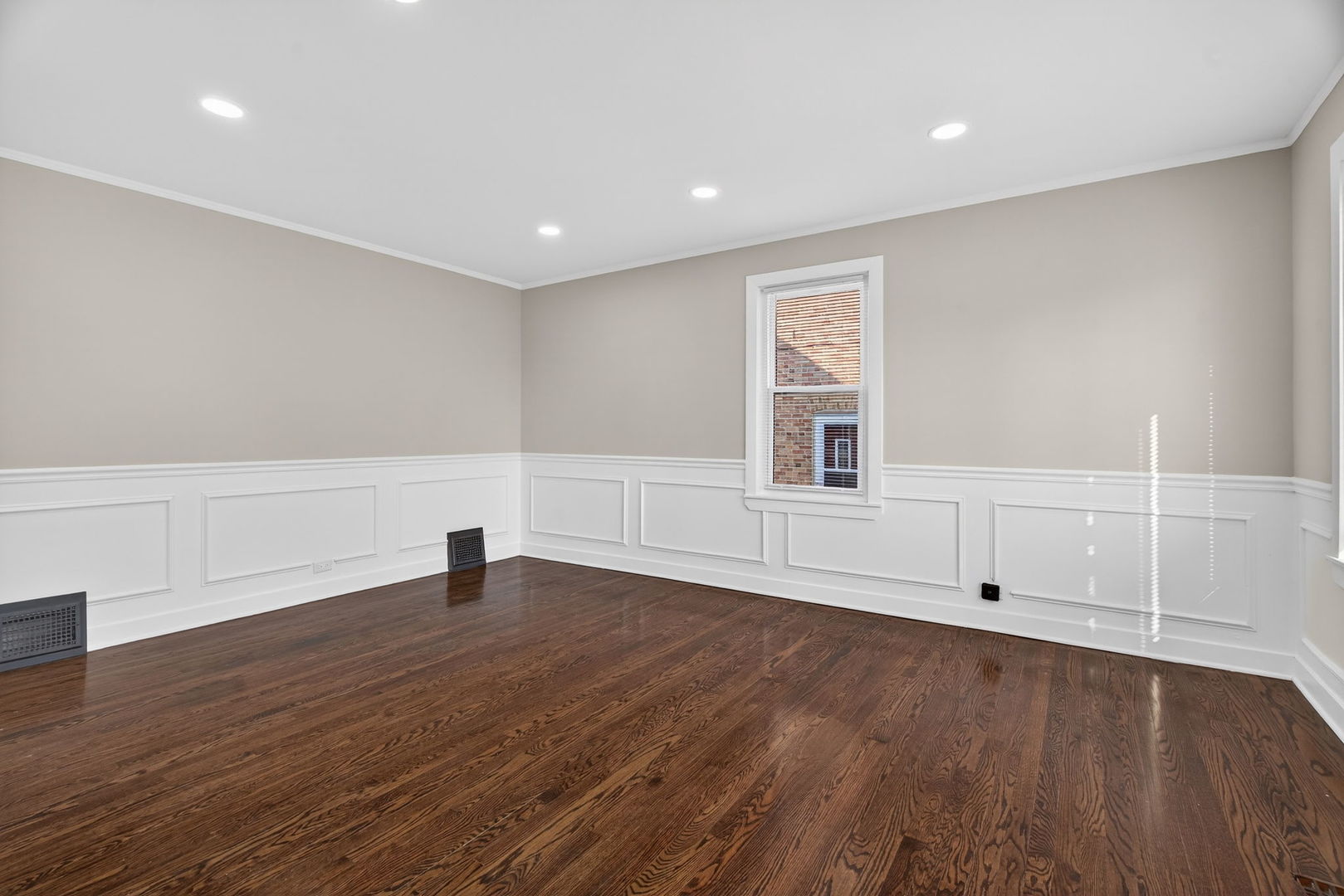 6046 N Oriole Avenue