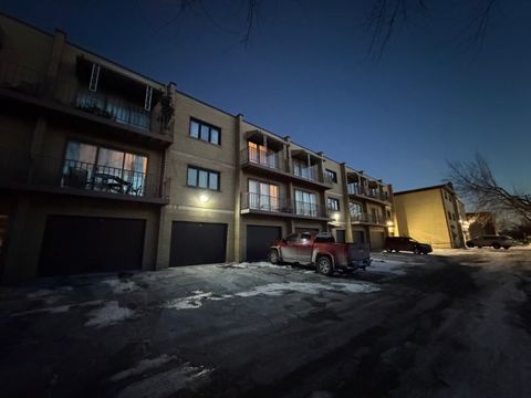 Tiny photo for 10002 S Pulaski Road #207, Oak Lawn, IL 60453 (MLS # 12556895)