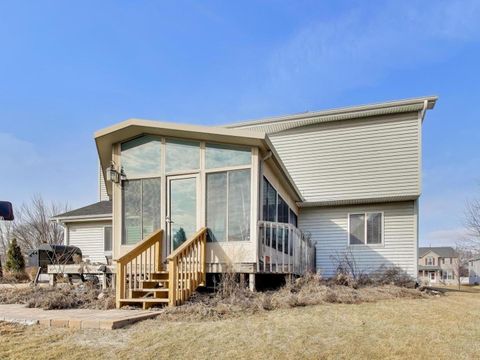 Tiny photo for 313 Fox Bend Circle, Bolingbrook, IL 60440 (MLS # 12572793)