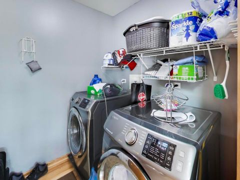 Tiny photo for 313 Fox Bend Circle, Bolingbrook, IL 60440 (MLS # 12572793)