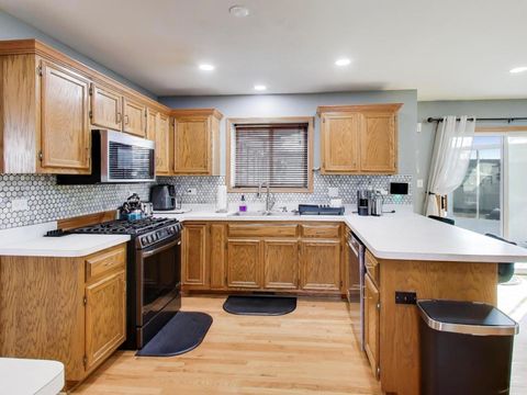 Tiny photo for 313 Fox Bend Circle, Bolingbrook, IL 60440 (MLS # 12572793)