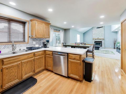 Tiny photo for 313 Fox Bend Circle, Bolingbrook, IL 60440 (MLS # 12572793)